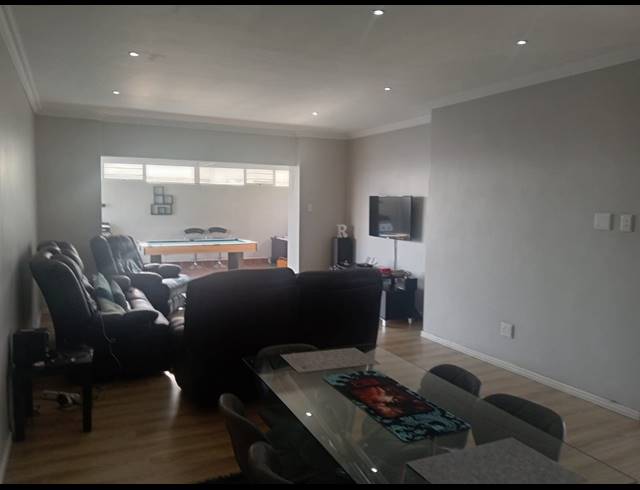 2 BEDROOM APARTMENT FOR SALE IN NEW TOWN CENTRE
